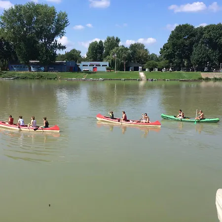 Kalozhajo Ботель
