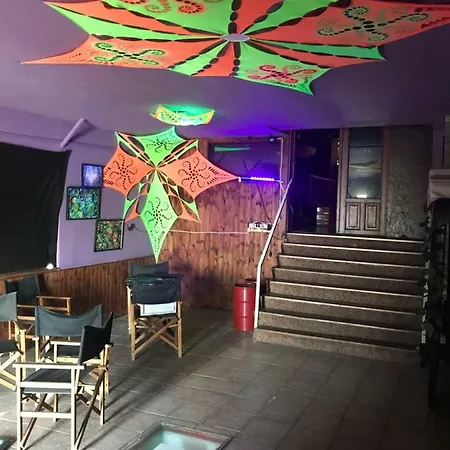 Úszó hotel Kalozhajo *