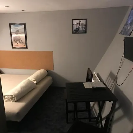 Úszó hotel Kalozhajo